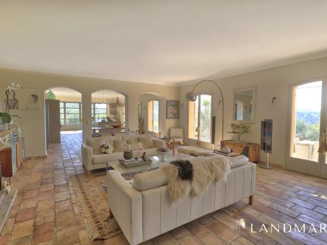 Cabris, Bastide Elegante 308 M2 Avec Piscine 308m² Cabris