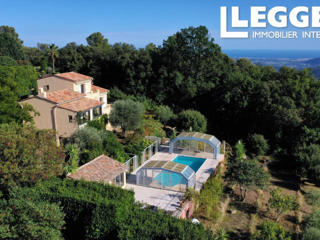 Cabris Maison rénovée de 185 m², 4 chambres, piscine, vue panoramique et studio