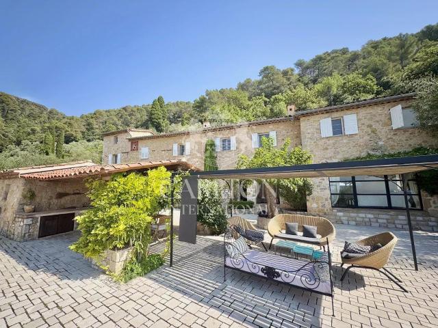 Cabris Splendide Mas provençal 297m² Cabris