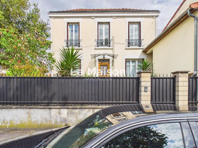 CACHET HYPER CENTRE 4 CHAMBRES