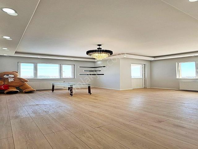 Cadde34 Yapı'dan Beylikdüzü Adnan Kahveci'de 3+1 Otoparklı Site İçerisinde Dekorlu Daire!