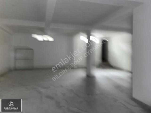 Cadde 3 Katlı 1000 M2 Katlı Dükkan