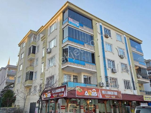 Cadde Üstünde, Ferah Ve Aydınlık Satılık 3+1 Daire!