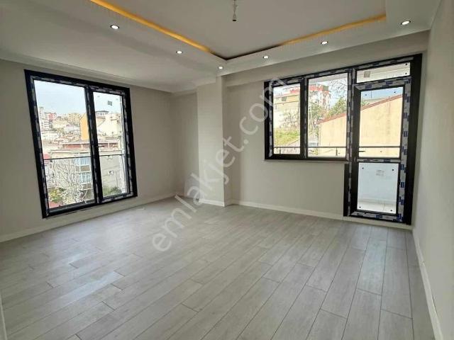 Cadde Üzeri 3+1 Ara Katımız