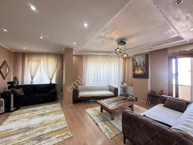 Cadde Üzeri 3+2 Geniş, Açık Cepheli, Kullanışlı Dubleks Daire