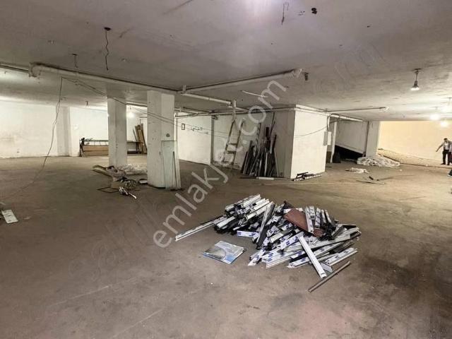 Cadde Üzeri Dükkan Tır Yanaşabilir Araç Girişine Uygun