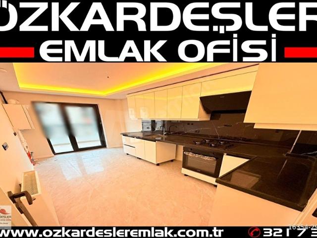 CADDE ÜZERİ GATA' YA KOMŞU GENİŞ M FERAH SIFIR LÜKS DUBLEKS 4+1