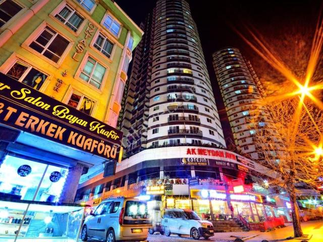 Cadde Üzeri Havuzlu 7/24 Güvenlikli Site İçi Satılık Daire!