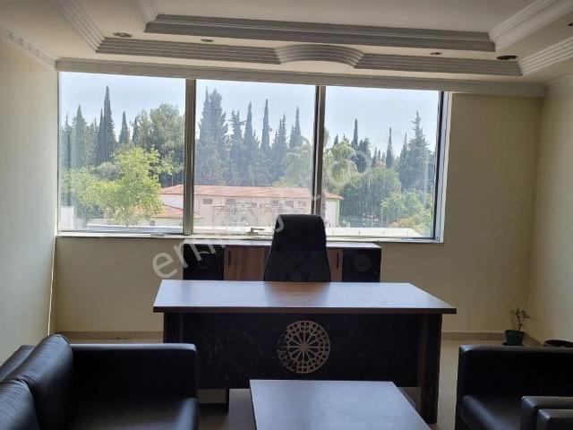 Cadde Üzeri Plazada Kiralık 2+1 Ofis