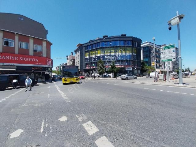 Cadde Üzerinde Teraslı Kapanmaz Manzaralı Fırsat