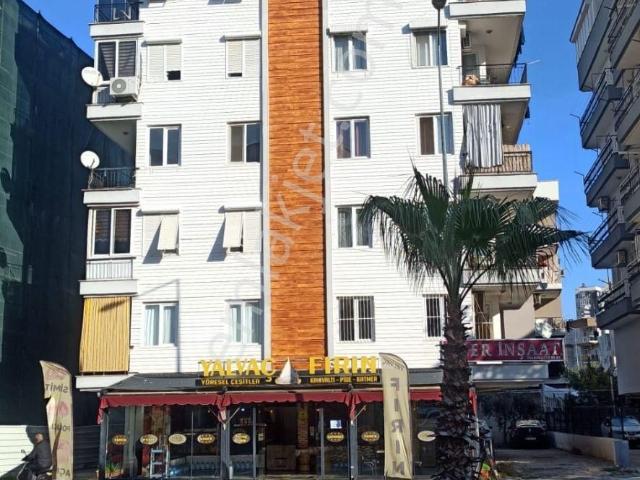 Cadde Üzerinde Fırsat 5+2 Daire