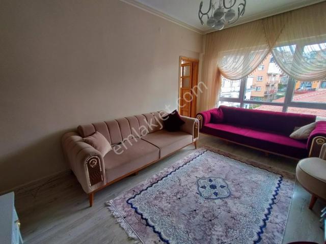 Cadde Yakını Full Yapılı İskanlı Satılık 3+1 Daire.