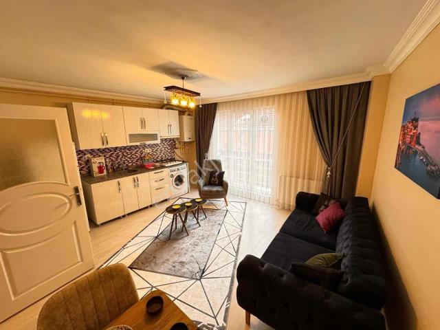 Cadde Arkası Yeni Bina 1.kat Full Eşyalı 2+1 Lüks Metro 14dk