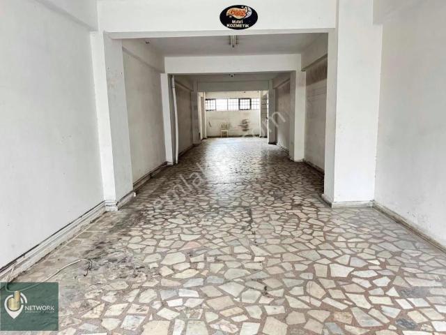 cadde Dibi+çoğu İş İçin Uygun bölünmeye Müsait Tuvaleti Mevcut