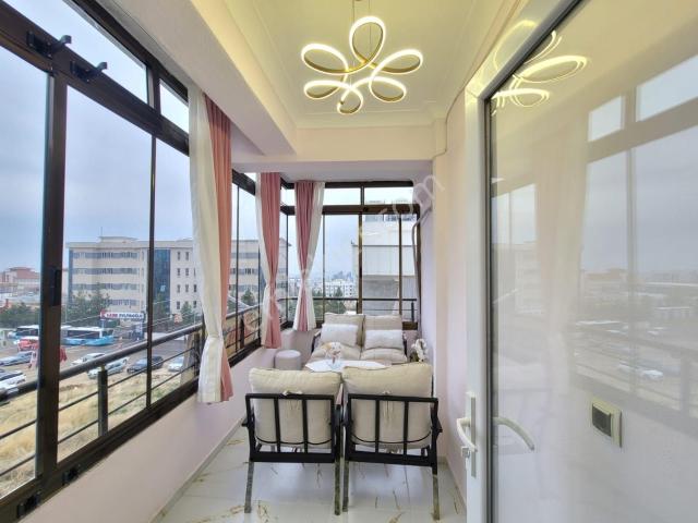 Cadde Seyran'dan Satılık 2+1 130m2 Arakat Cephe Açık İskanlı