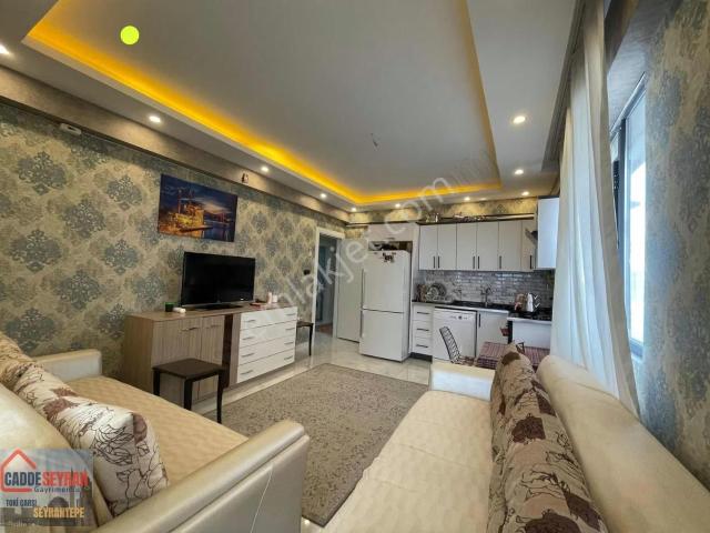 Cadde Seyrandan Satlık 2+0 Site İçerisinde