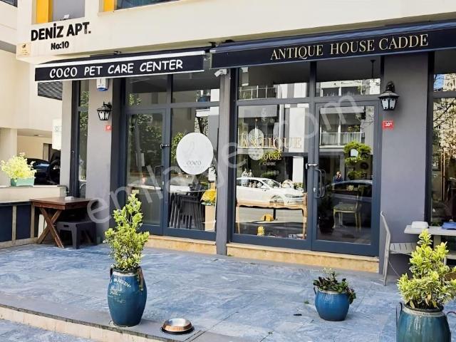 Caddebostan Kadir Ağa Caddesinde Ayrı Tapulu 2 Dükkan