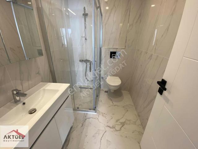 Caddebostan Plajyolunda Denize 2 Adım Sıfır Bina 140 M2 Lüx 3+1