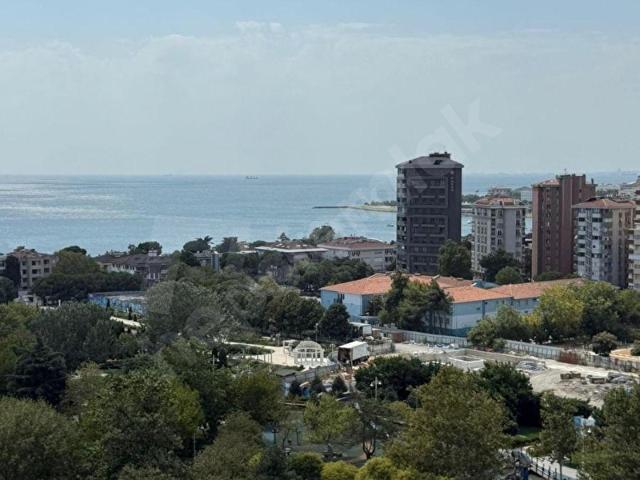 CADDEBOSTAN SAHİLDE KAPANMAZ DENİZ VE PARK MANZARALI 4+1