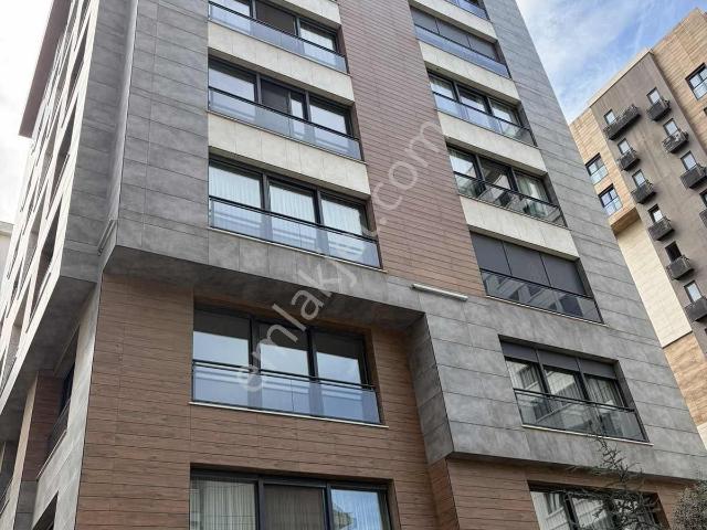 Caddebostanda Modern 3+1 88 M² Net otoparklı ebeveyn Banyolu