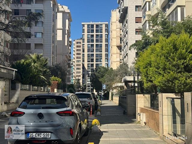 Caddebostan'da Sıfır Binada Full Eşyalı Dubleks Daire Kiralık