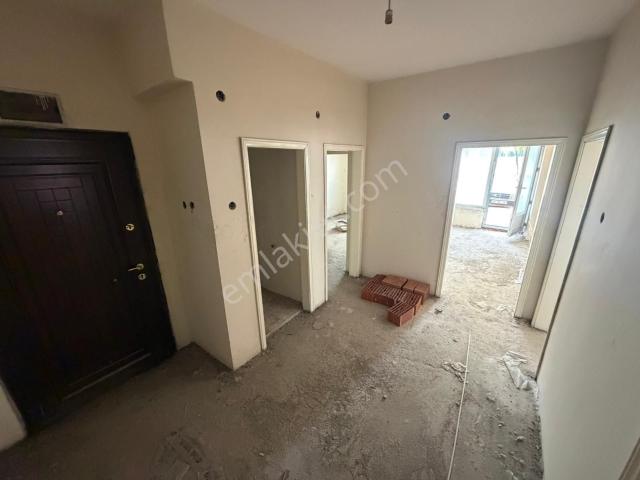 Cadde'de Ofise Uygun Kiralık Yapılı Daire