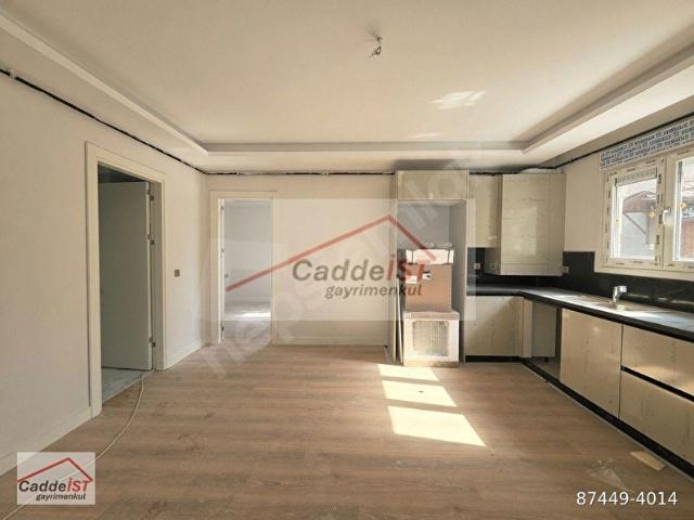 CaddeİST CADDEBOSTAN SAHİLDE OFİSKONUT