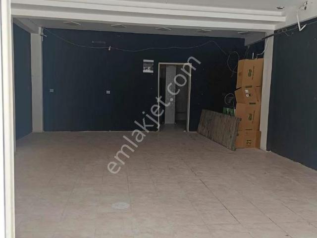 Caddeye Cephe Geniş Kullanımlı Kiralık İş Yeri