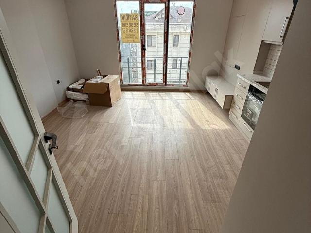 CADDEYE 2 DK OTEL ÜNV BÖLGESİ 1.KAT GÜNEY CEPHE SIFIR 1+1 DAİRE