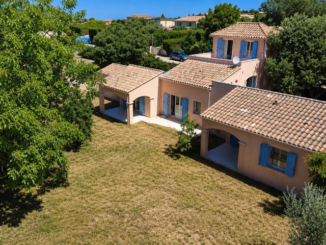 CADENET: Maison T6 de 140 m2 sur 1 400 m2 de terrain