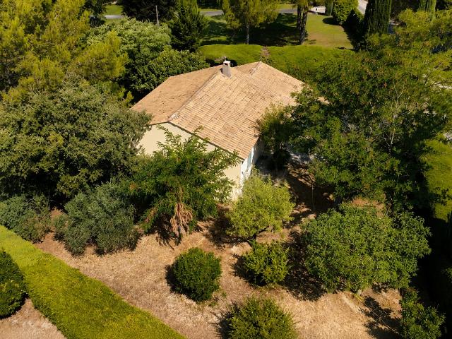 CADENET Maison Louée de plain pied de 80 m2 avec garage sur terrain d'env 1 100 m2