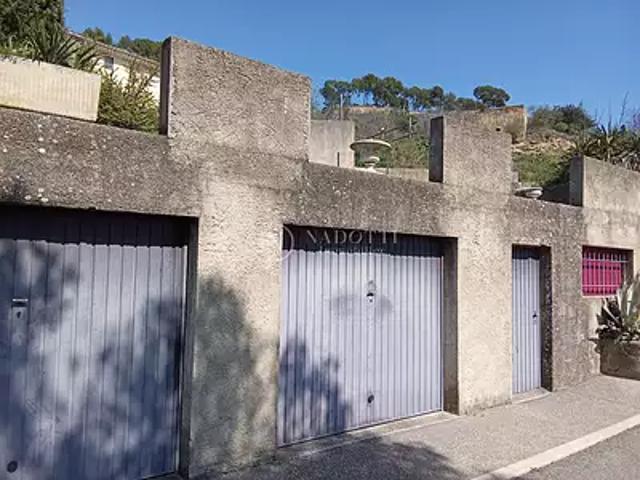 Cadenet 84160 Achat / Vente parking au dernier étage