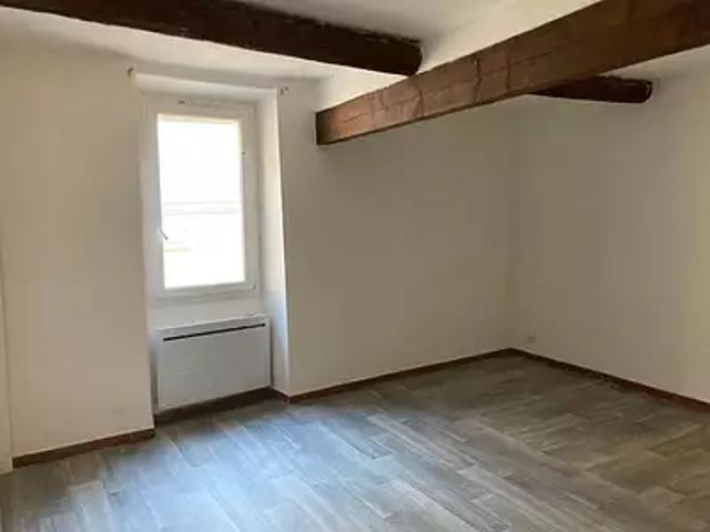 Cadenet 84160 Location maison 2 pièces t2