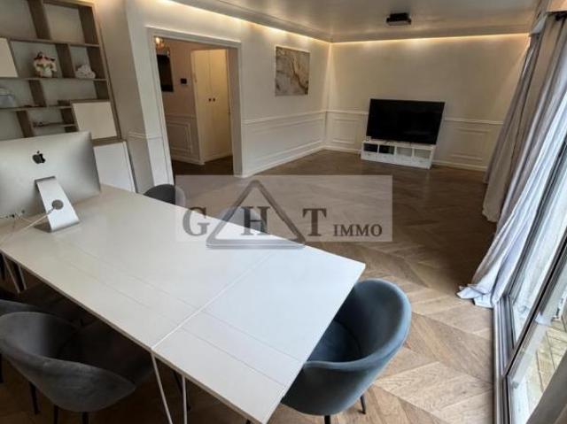 Cadre exceptionnel: Local professionnel/bureau 110 m2