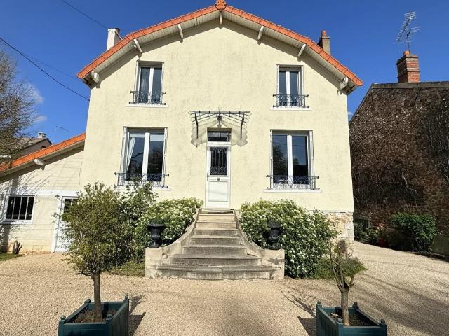 cadre privilégié à Neauphle le Château. Charmante demeure du