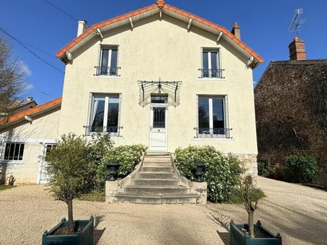 cadre privilégié à Neauphle le Château. Charmante demeure du