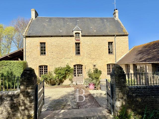 Caen Nord, charmant Presbytère XVIIIème siècle 180m² / 4 ch. 180m² Creully