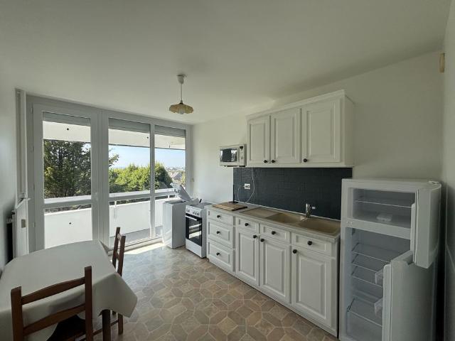 CAEN APPARTEMENT MEUBLE T2 55m² AVEC GARAGE