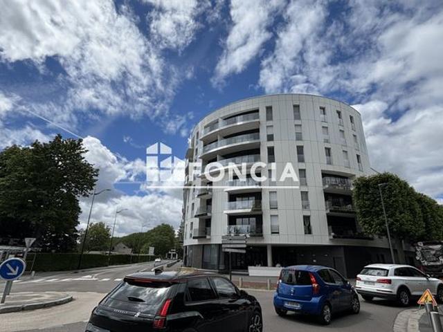 Caen centre ville – vue exceptionnelle sur la prairie et l’hippodrome