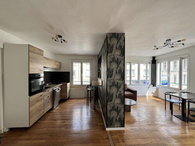 CAEN CENTRE PORT DE PLAISANCE appartement de 3 pièces entièrement meublé LIBRE DE SUITE