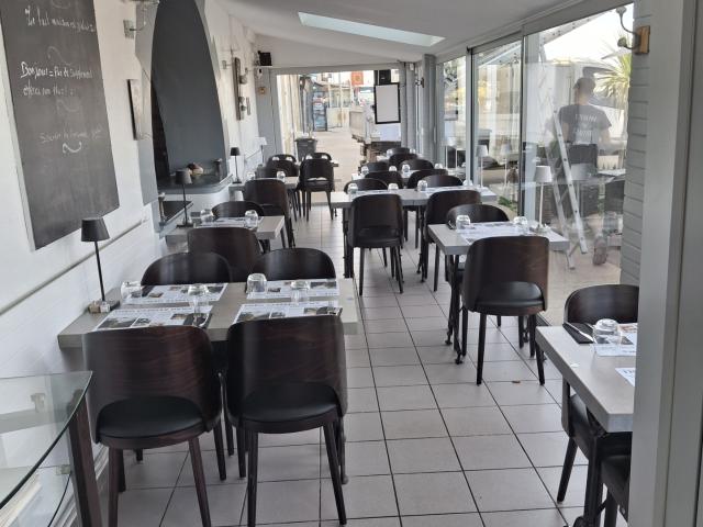 CAEN COTE DE NACRE BAR BRASSERIE