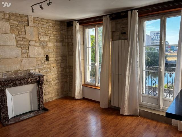 CAEN F2 de 43 M² AVEC VUE SUR LE CANAL