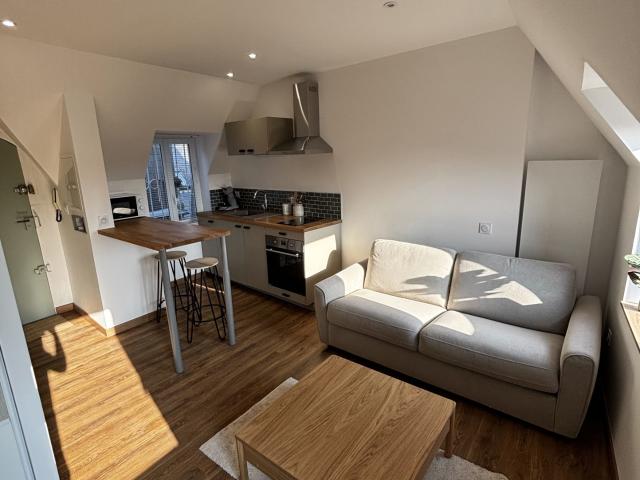 CAEN HYPER CENTE STUDIO MEUBLE A LOUER