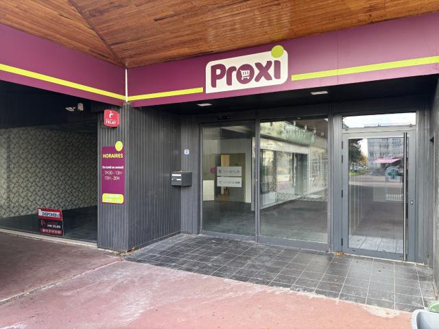 Caen, local à louer dans le centre commerciale de la place venoise