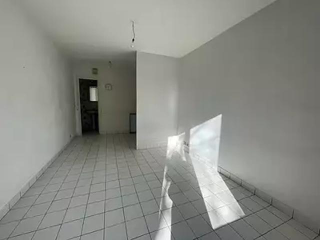 Caen 14000 Location appartement 1 pièce t1 au dernier étage
