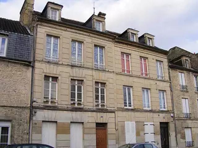 Caen 14000 Location appartement 1 pièce t1 au dernier étage