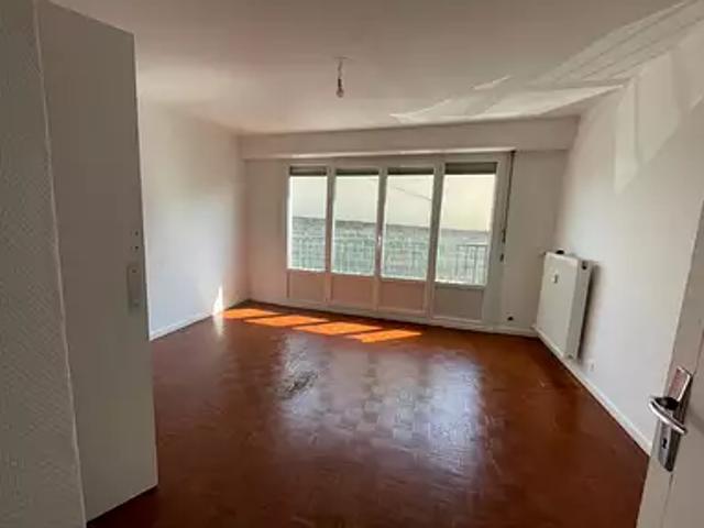 Caen 14000 Location appartement 1 pièce t1 au dernier étage parking