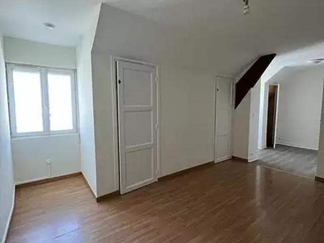 Caen 14000 Location appartement 2 pièces t2 au dernier étage cave