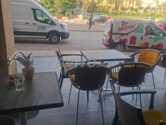 Café avec salle du jeux