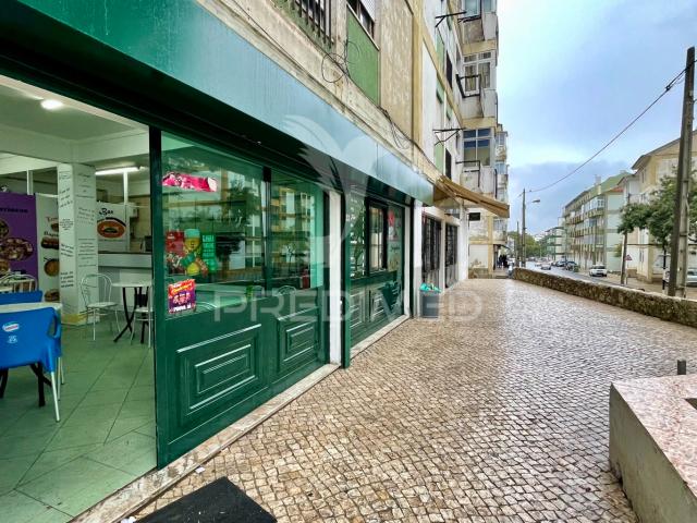 Café para Venda no Laranjeiro, Almada